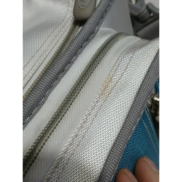 Nintendo Wii NYKO Travel Carry Bag Shoulder Strap Travel Case White & Blue - Picture 10 of 12